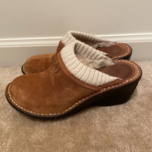 Ugg camel color clogs - Picture 2 of 2